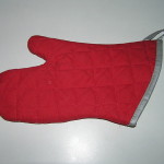 800px-bakingglove
