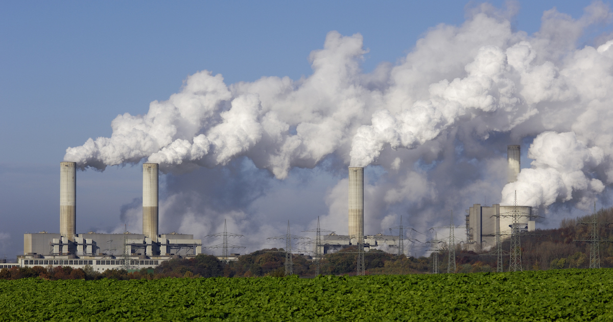 Power plant with pollution